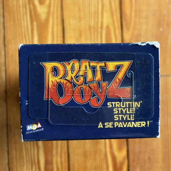 Struttin' Style Bratz Boyz Shoes Set of 3 NIB - Picture 3 of 5